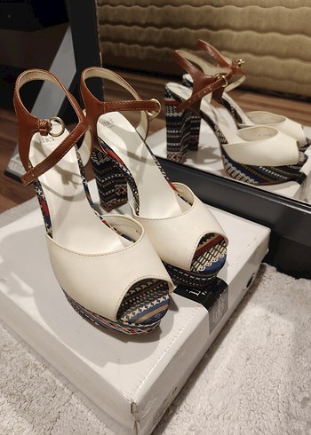 İnci 39 Numara Bohem Desenli Önü Açık Platform Topuklu Ayakkabı - Görsel 4