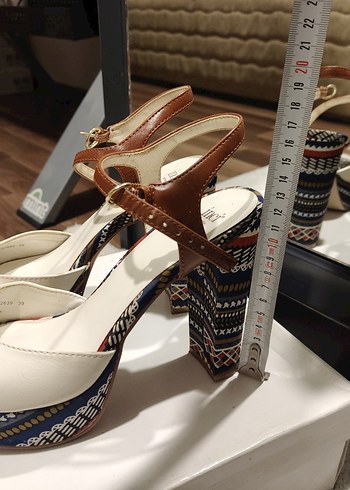 İnci 39 Numara Bohem Desenli Önü Açık Platform Topuklu Ayakkabı - Görsel 3