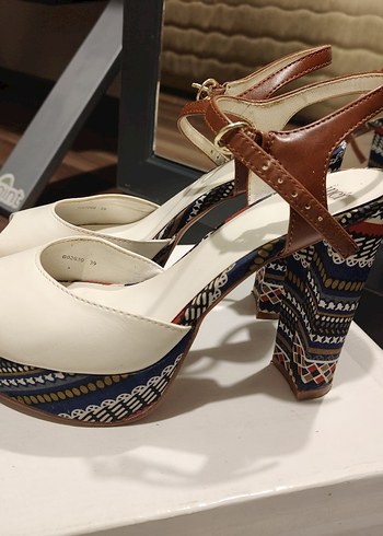 İnci 39 Numara Bohem Desenli Önü Açık Platform Topuklu Ayakkabı - Görsel 2