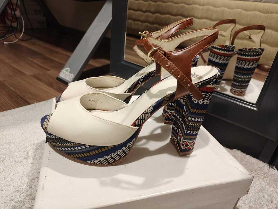 İnci 39 Numara Bohem Desenli Önü Açık Platform Topuklu Ayakkabı - Görsel 2