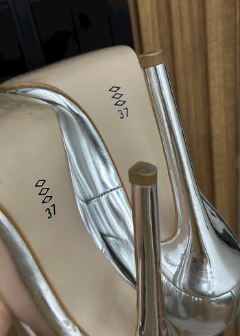 Kadın Parlak Metalik Stiletto Topuklu 10 pont - Görsel 3