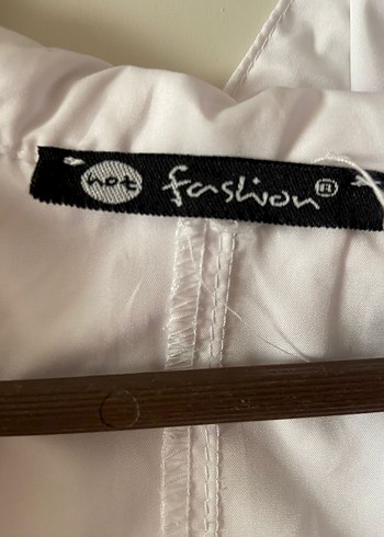 Kadın Beyaz Midi Yağmurluk - Görsel 3