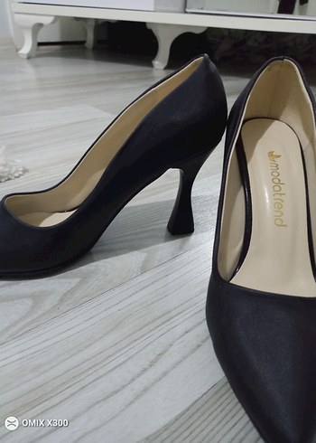 Klasik Siyah Stiletto Topuklu Kadın Ayakkabı - Görsel 2