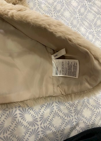 Kız Çocuk Bej Kürklü Yelek - Görsel 3