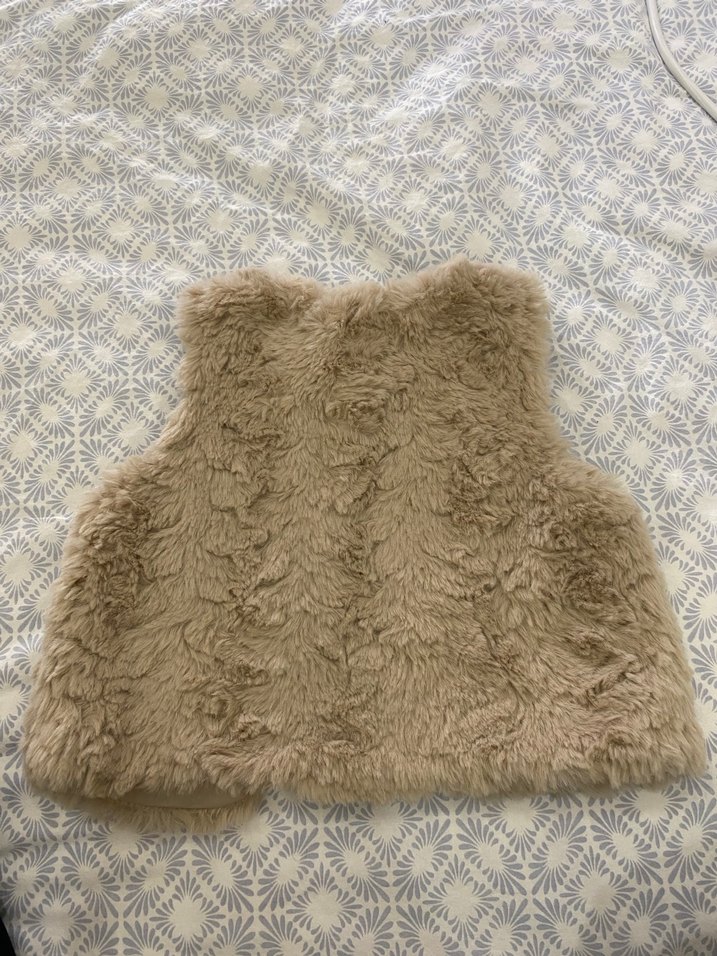 Kız Çocuk Bej Kürklü Yelek - Görsel 4