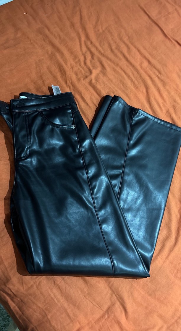 Düğmeli Siyah Deri Kadın Pantolon - Görsel 4