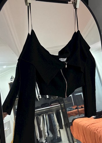 Siyah Fermuarlı madona yaka Kısa body - Görsel 5