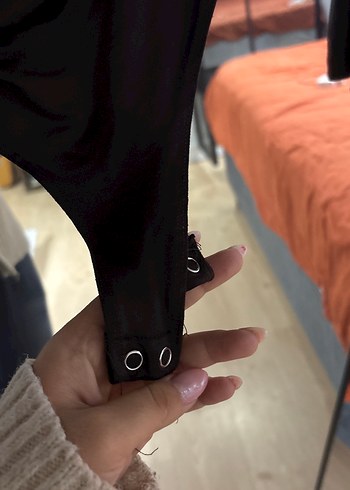 Siyah V Yaka Uzun Kollu Drapeli Bluz - Görsel 8