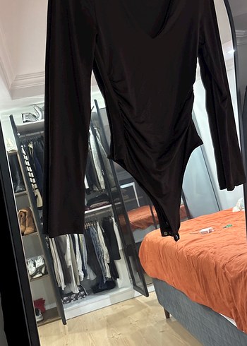 Siyah V Yaka Uzun Kollu Drapeli Bluz - Görsel 3