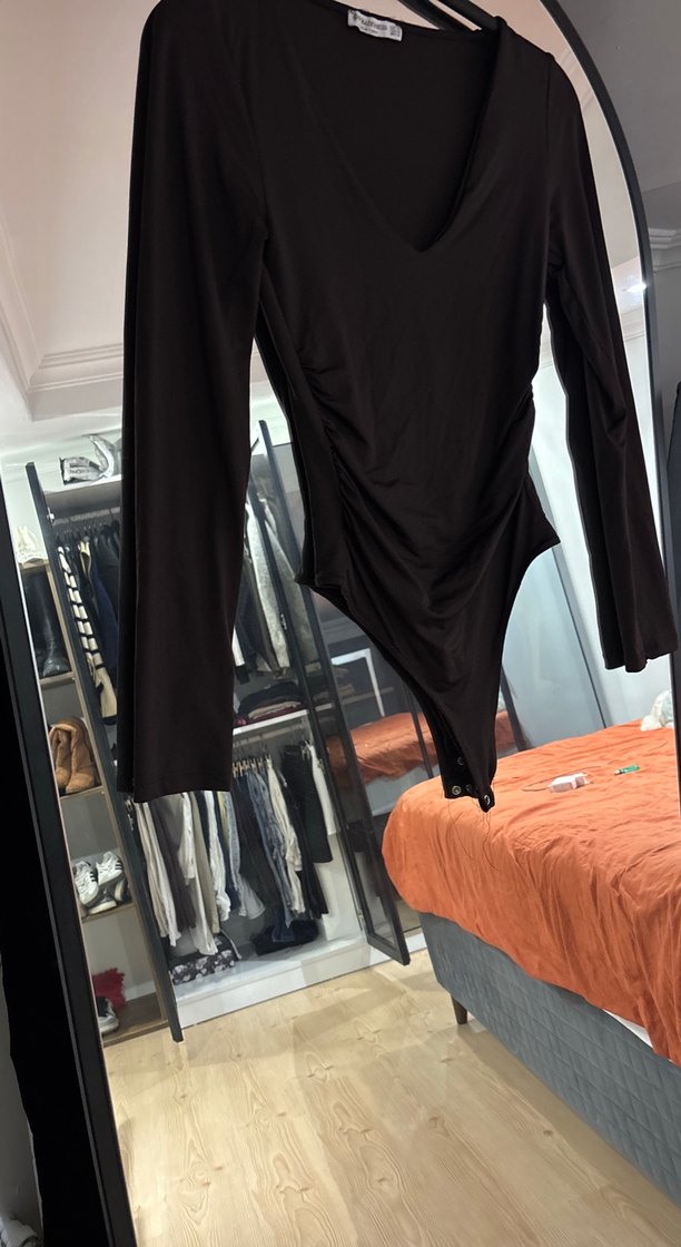 Siyah V Yaka Uzun Kollu Drapeli Bluz - Görsel 3