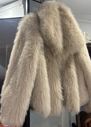 Bej Kadın Kürk Detaylı Sokak Stili Mont - Görsel 4