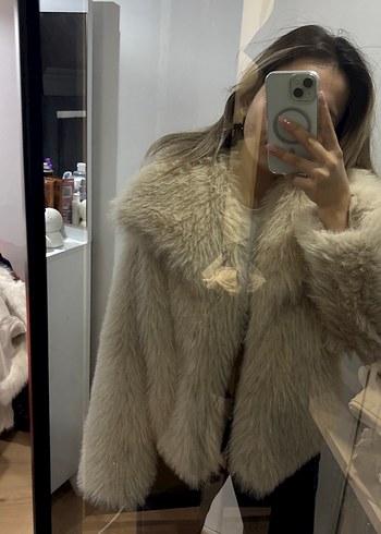 Bej Kadın Kürk Detaylı Sokak Stili Mont - Görsel 6