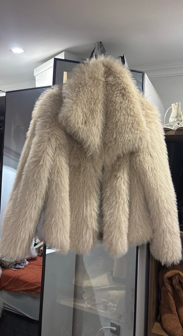 Bej Kadın Kürk Detaylı Sokak Stili Mont - Görsel 3