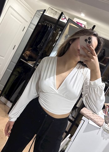 Beyaz V Yaka Uzun Kollu Kadın Bluz - Görsel 2