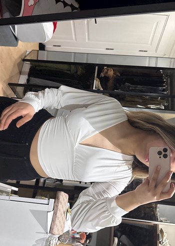 Beyaz V Yaka Uzun Kollu Kadın Bluz - Görsel 4