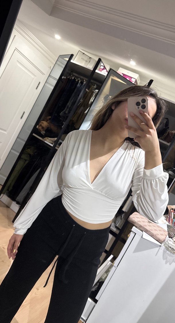 Beyaz V Yaka Uzun Kollu Kadın Bluz - Görsel 2