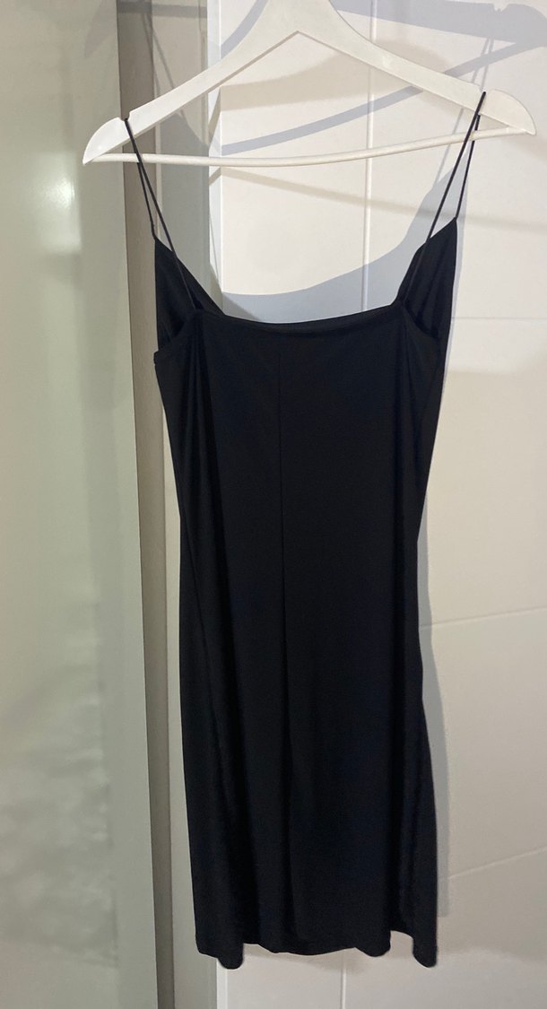 Drapeli Siyah Midi Elbise - Görsel 2