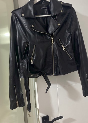 Tokalı kemerli Siyah Deri Biker Ceket