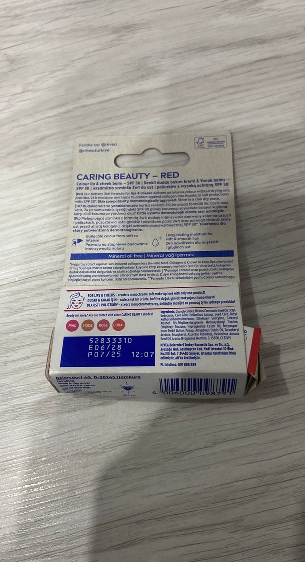 Nivea Kırmızı Dudak ve Yanak Bakım Stick SPF30 - Görsel 2