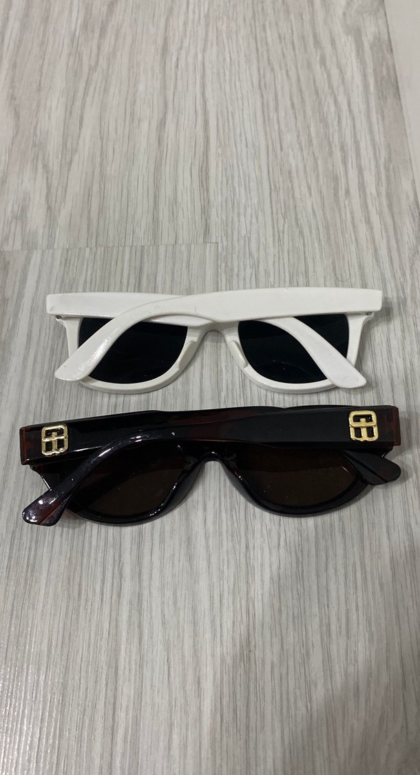 Beyaz ve Siyah Retro Kadın Gözlüğü - Görsel 2