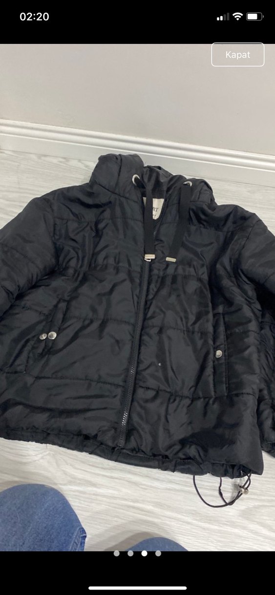 Siyah Kapüşonlu Kısa Kadın Kış Montu - Görsel 3