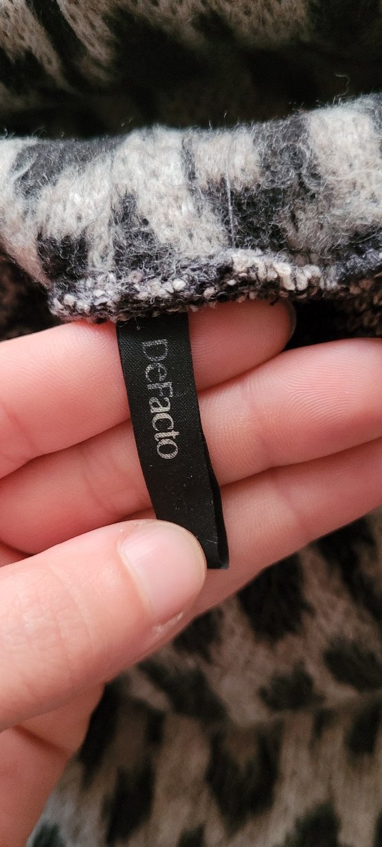 Kadın Leopar Desenli Gri Boğazlı Panço - Görsel 2