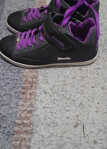 Mor Bağcıklı ve Cırt Cırtlı Kadın Spor Ayakkabı - Görsel 2