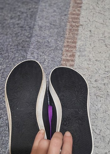 Mor Bağcıklı ve Cırt Cırtlı Kadın Spor Ayakkabı - Görsel 3