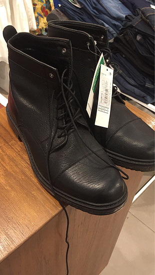 Benetton marka erkek botu 