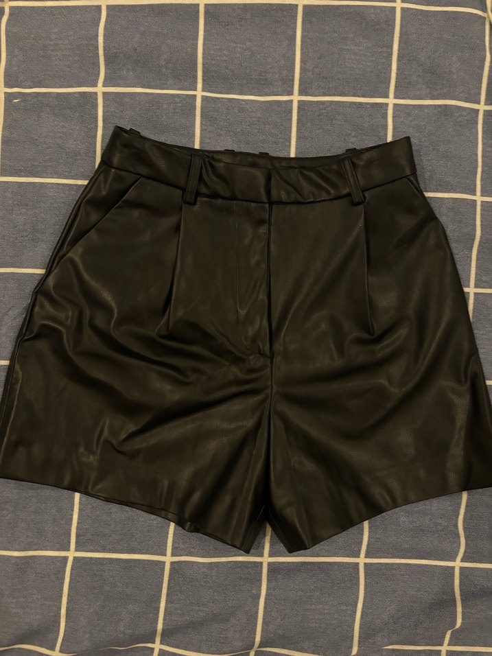 Siyah Deri Mini Şort - Görsel 4