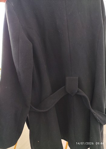 Siyah Kışlık Kadın Kaban - Görsel 3