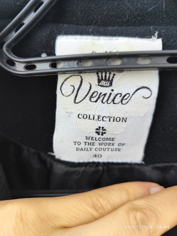 Siyah Kışlık Kadın Kaban - Görsel 2