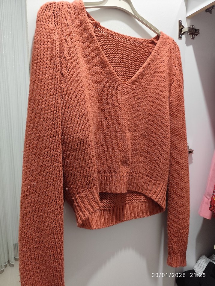 V Yaka Bohem Tarz Kadın Örgü Kazak - Görsel 3