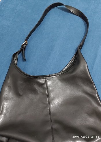 Siyah Deri Kadın Çanta Tokalı - Görsel 2