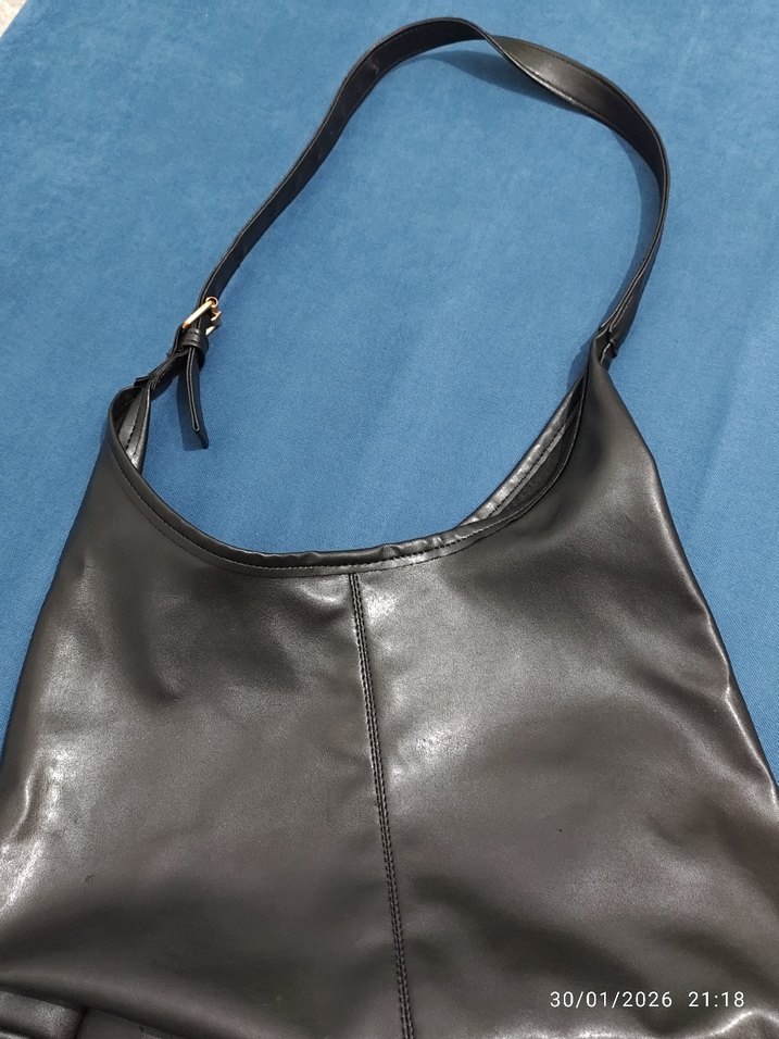 Siyah Deri Kadın Çanta Tokalı - Görsel 2