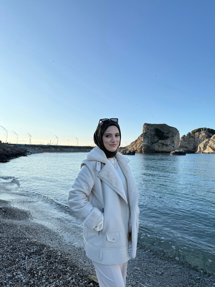 Bej Deri ve Kürk Detaylı Midi Kadın Ceket - Görsel 5