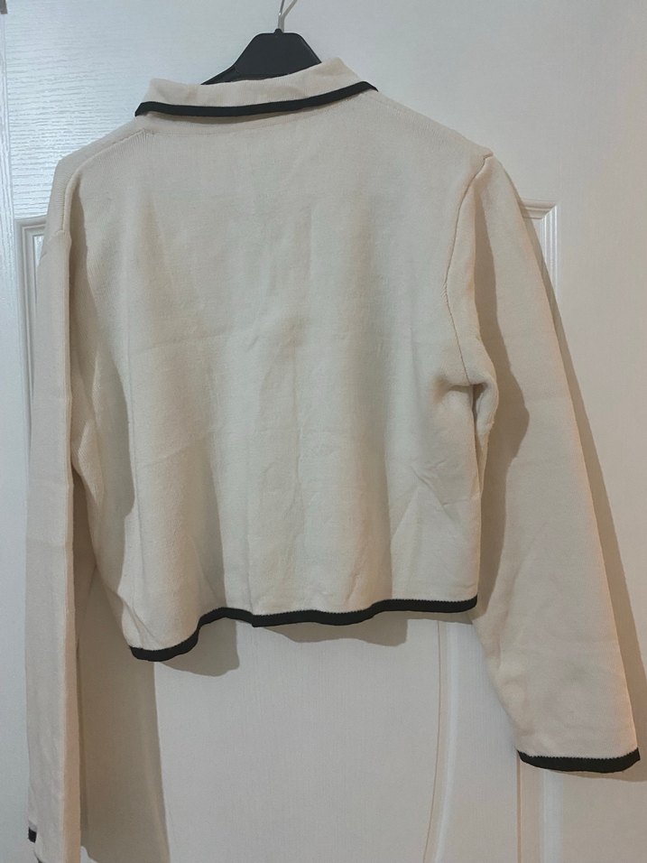 Düğmeli Beyaz Triko Kadın Hırka - Görsel 2