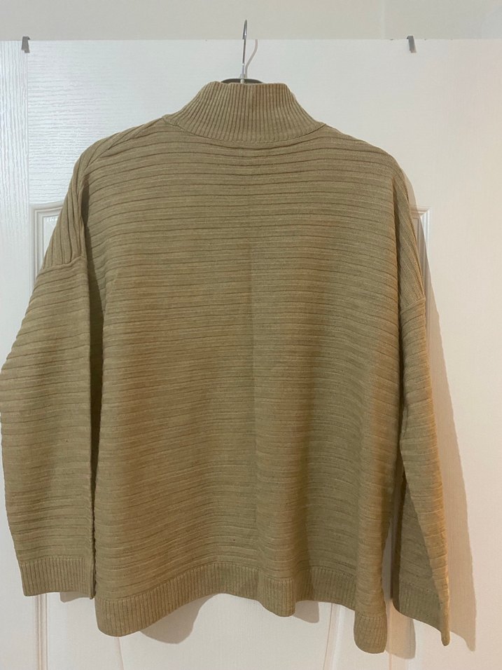 Bej Yüksek Yakalı Kadın Triko Kazak - Görsel 2