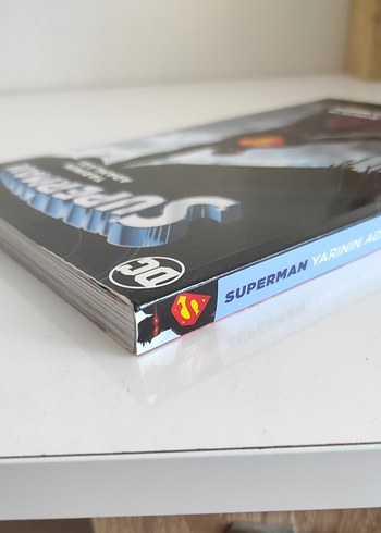  Beden Superman: Yarının Adamları - Çizgi Roman