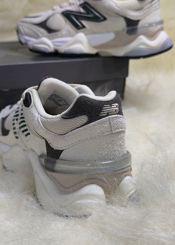 New Balance 9060 Krem Gri Yeşil Logo - Görsel 7