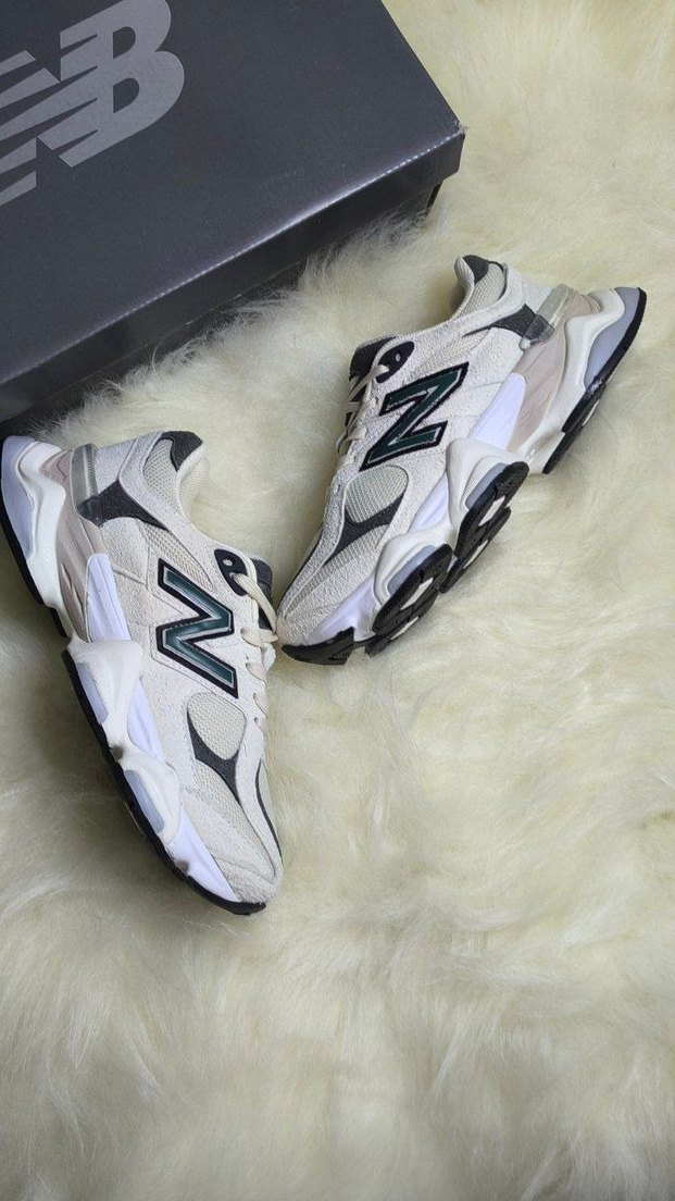 New Balance 9060 Krem Gri Yeşil Logo - Görsel 2