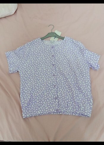 LCW Kadın Mor Desenli Düğmeli Kısa Kollu Tişört - Görsel 4