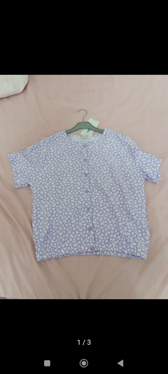 LCW Kadın Mor Desenli Düğmeli Kısa Kollu Tişört - Görsel 4