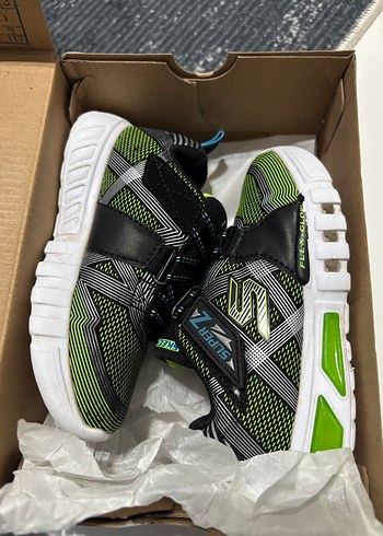 26 Beden SKECHERS IŞIKLI ERKEK ÇOCUK AYAKKABI
