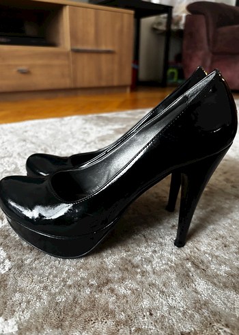 38 Beden Siyah Rugan Yüksek Topuk Stiletto 38
