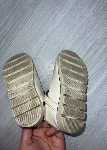 Kız Çocuk Beyaz Tokalı Babet - Görsel 4