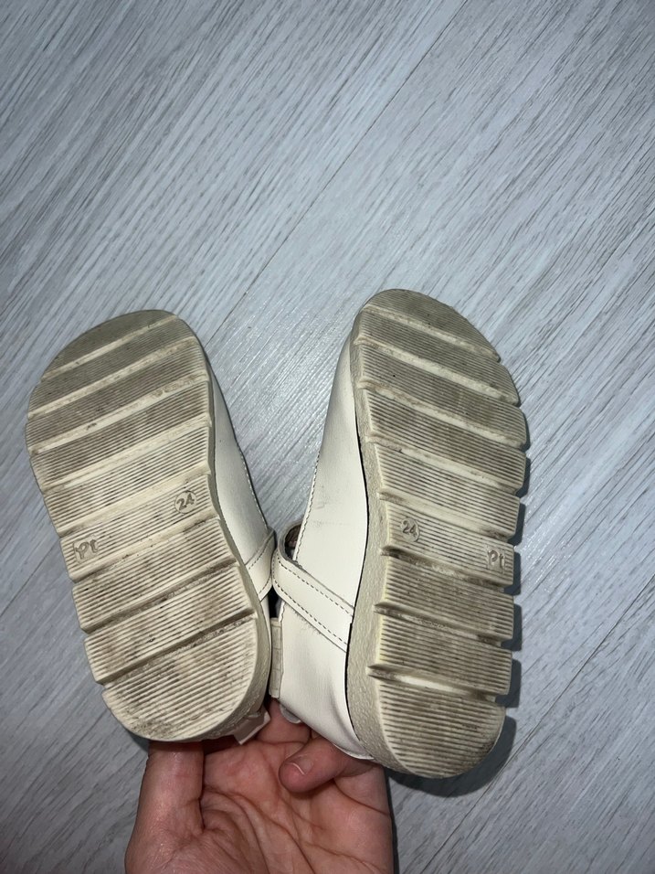 Kız Çocuk Beyaz Tokalı Babet - Görsel 4