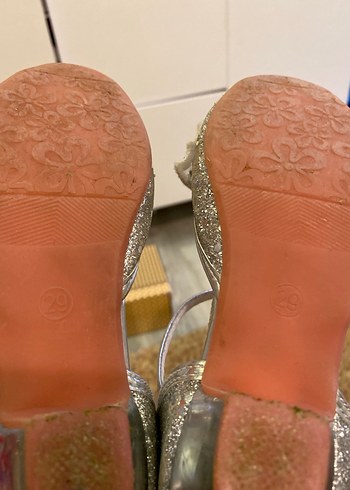 LC Waikiki Kız Çocukları Işıltılı Kelebekli Topuklu Ayakkabı