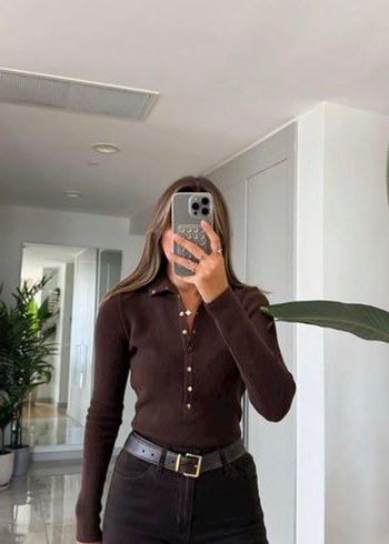 Kahverengi Düğmeli Kadın Triko - Görsel 3