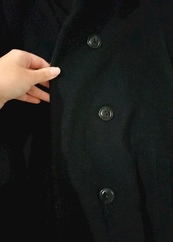 l Beden Siyah Kürklü Yaka ve Manşetli Kaban